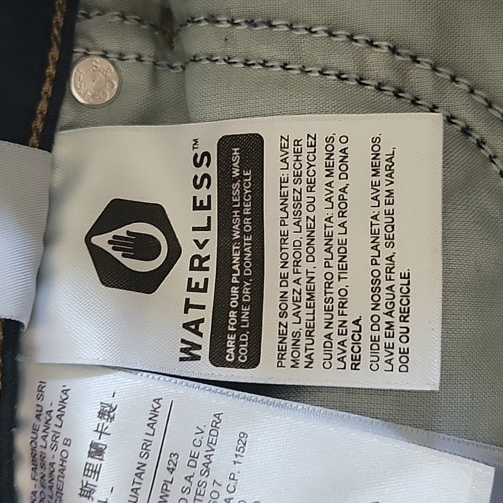 Levi's 711 Skinny Hypersoft Dark Wash Jeans - Picture 7 of 8